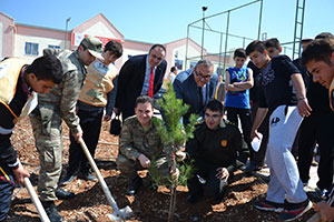 Pazarcık’ta Fidanlar Toprakla Buluştu