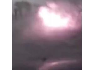 Aracın Yanına Düştü