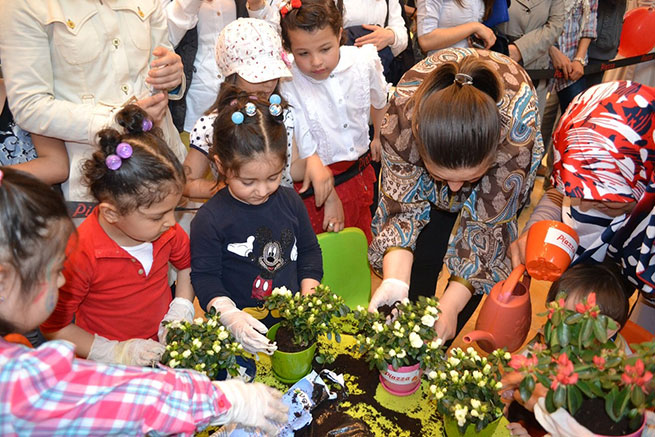 Çocuklar Piazza’da Neşe Dolu Bir Bayram Yaşadı