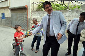 Küçük Yusuf’un Akülü Araba Sevinci