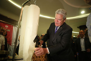 Almanya Cumhurbaşkanı Dondurma Şovunu İlgiyle İzledi