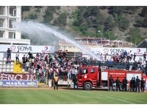 Taraftarın Ateşini İtfaiye Söndürdü