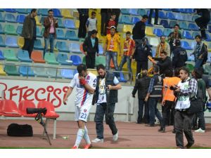 Golü Attı Gözyaşlarına Boğuldu