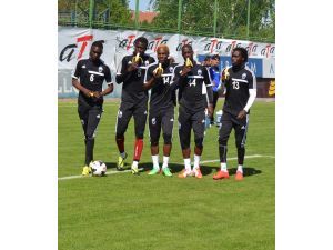 Kayseri Erciyessporla Futbolculardan Alvese Destek