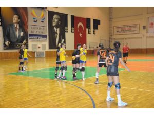Kuşadası’nda Hentbol Heyecanı