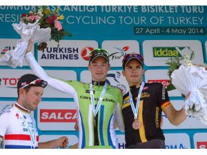 Marmaris - Bodrum Etabını Cannondale Takımından İtalyan Bisikletçi Elia Vivianı Kazandı
