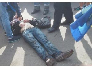 Taş Ve Sopalarla Birbirlerine Girdiler