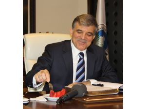 Cumhurbaşkanı Gül, Bartın Çileğini Tattı