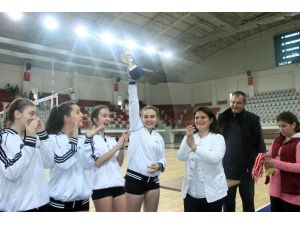 Yalova Grubunu 23 Nisan İlkokulu Spor Kulübü Şampiyon Tamamladı