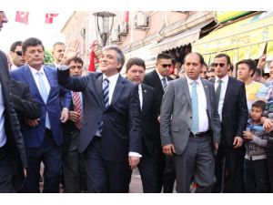 Cumhurbaşkanı Güle Yoğun İlgi