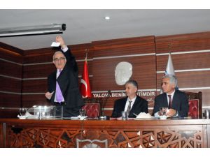 Yalovada Vekil Belediye Başkan Seçildi