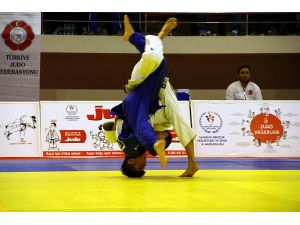 Judo’da Gençler Yarışıyor
