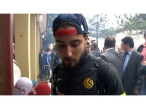Genç Oyuncunun Ödü Patladı