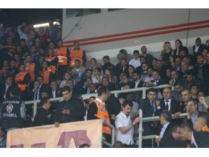 Mahmut Uslu’ya Yumruklu Saldırı