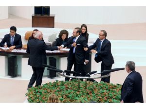 Mecliste Gerilim Bitmiyor