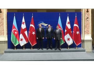 Üçlü Zirve Başladı