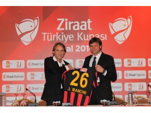 Sağlam’dan Mancını’ye Forma Jesti