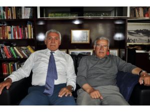 Eski Vekillerden Chpye Sert Eleştiri