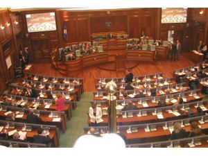 Kosova Meclisi Feshedildi