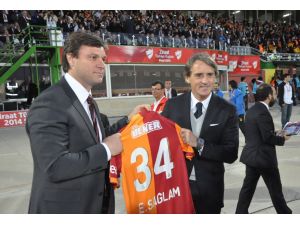 Mancını’den Sağlam’ın Jestine Karşılık