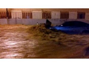 Mekke’yi Sel Vurdu