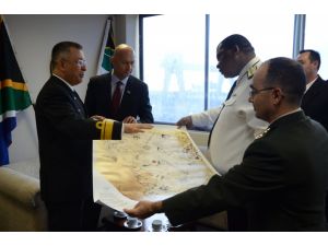 Barbaros Türk Deniz Görev Grubunun Hediye Ettiği Piri Reis Haritasına Cape Town’da Büyük İlgi