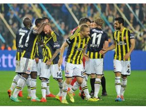 Şampiyon, Seyircisinin Önünde Farklı Kazandı