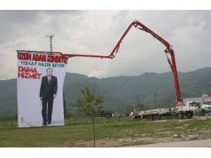 Başbakan Sevgisini Böyle Gösterdi