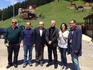 Gençlere Taş Çıkarttı