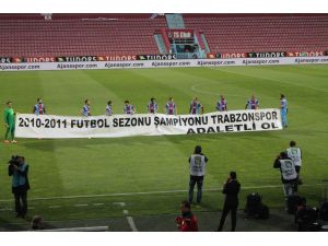 Trabzonspordan Şampiyonluk Pankartı