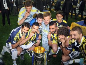 Şampiyon Kupasını Aldı
