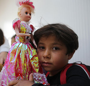 Mülteci Çocukları, Oyuncaklarla Güldü  