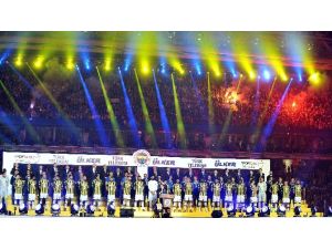 Fenerbahçeli Futbolculardan Taraftarlara Kınama
