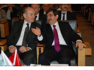 Bakan Güllüceden Kentsel Dönüşüme Mühendis Eleştirisi