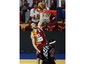 Aslan, Kartal’ın Pençesinden Kurtulamadı
