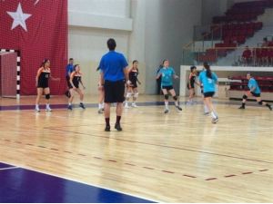 Yalova’da Hentbol Grup Maçları Sona Erdi