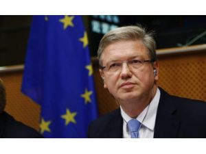 Füle Üzüntülerini İletti