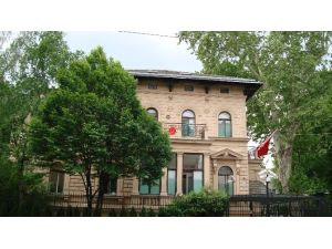 Viyana’da Bayraklar Yarıya İndi