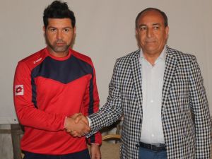 Mersin İdmanyurdu Hakan Kutlu İle Anlaştı (2)