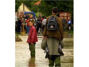 Bosna’da Ölü Sayısı 44’e Yükseldi