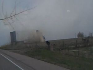 Tır Sürücüsünün Rüzgarla Sınavı