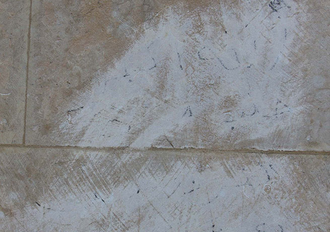 Anıtta Esrarengiz Yazı  