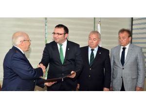 Bursaspor Kulübü Başkan Adayı Mali Tabloyu Eleştirdi