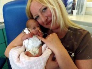 54 Gram Doğan Bebeği Buzdolabı Poşetiyle Hayata Döndürdüler