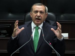 Yılmaz Özdil’i Topa Tuttu