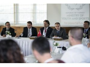Bakan Kılıç, Balkanlardan Gelen Gençlerle Bir Araya Geldi