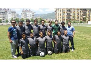 Yalovalı Yıldızlar, Alanya’dan 3 Puanla Döndü