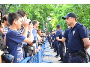 Başbakan Erdoğan İzmitte Eski Doktorunu Ziyaret Etti