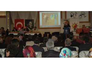 Ak Partili Milletvekili Geldi Divan Başkanına Çattı