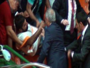 Galatasaray Maçında Olaylar Çıktı